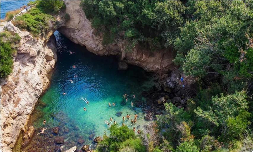Un Paradiso A Sorrento Con Piscina Massa Lubrense Bagian luar foto