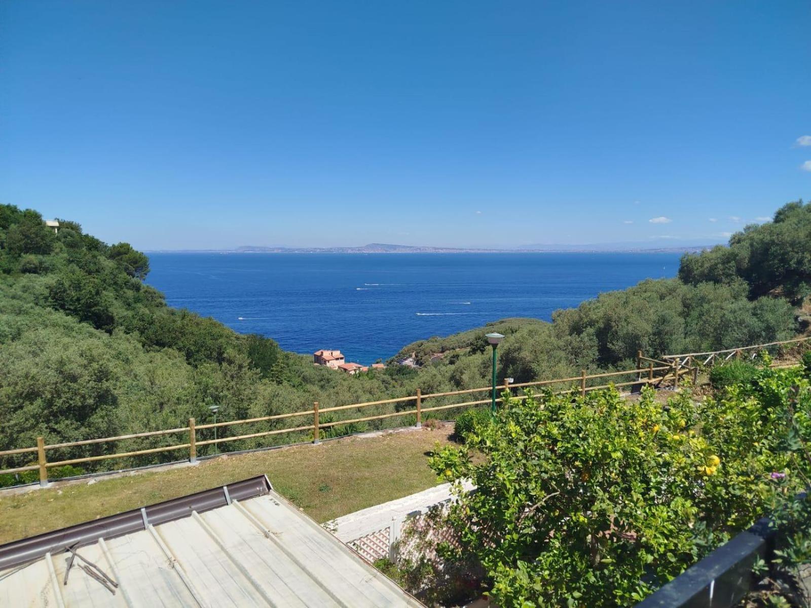 Un Paradiso A Sorrento Con Piscina Massa Lubrense Bagian luar foto